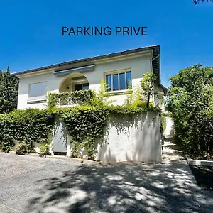 Etoile Apartment